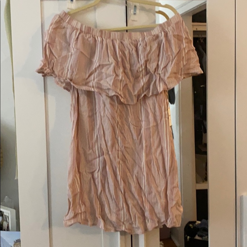 Off the shoulder dress (pink/white)